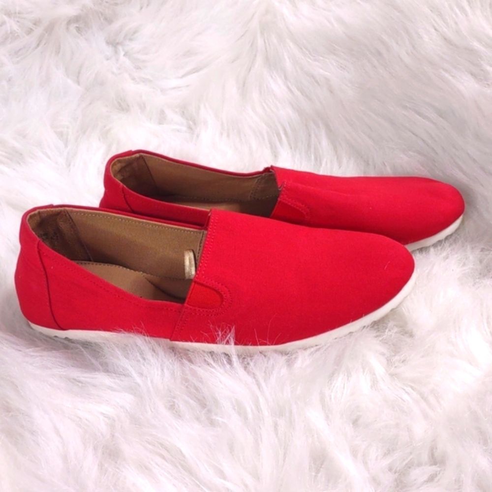 Amazon Essentials Red Slip On Canvas Sneakers Women's Size 9.5
